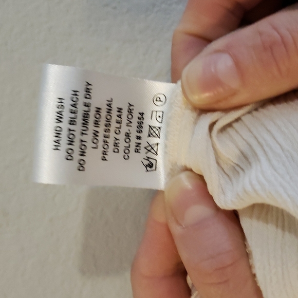 Rahi Cali white floral embroidered top - Picture 14 of 14